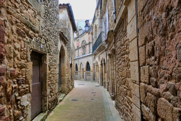istock Medieval French Street 2160324730