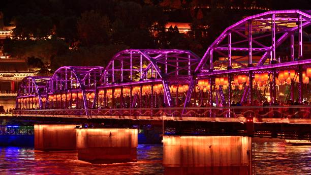 Lanzhou Yellow River Iron Bridge (Zhongshan Bridge), which was designed by the American Bridge company, built by the German Telai Corporation, and constructed by Chinese artisans; It was officially started on May 9, 1908, and completed on August 19, 1909. In 1928, in memory of Dr. Sun Yat-sen, it was renamed \