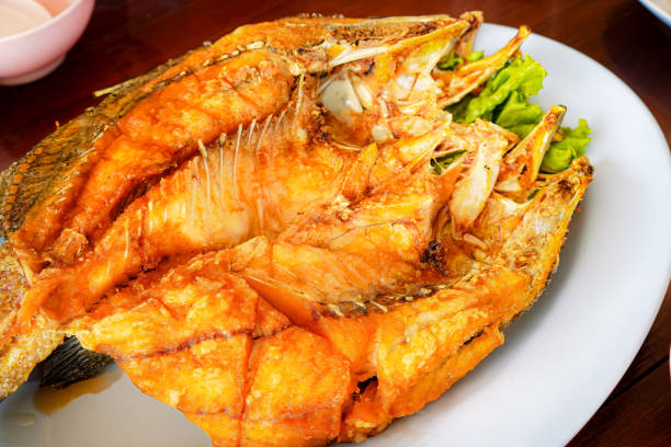 Deep-Fried marinated snapper fish with fish sauce is another popular seafood menu in seafood restaurants in Thailand because it contains excellent protein, is easy to digest, has fat that is beneficial to the body, consists of Omega 3 and DHA, which will help build muscle and develop the brain for children in the growing age and working people. As for the elderly, it will help reduce the risk of heart disease and high blood pressure.
