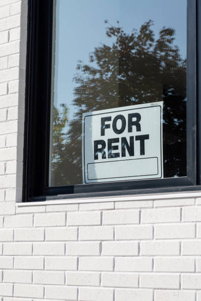istock For Rent sign on window of a building 2160503986