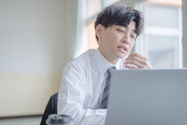 istock Trouble and businessman 2160517098
