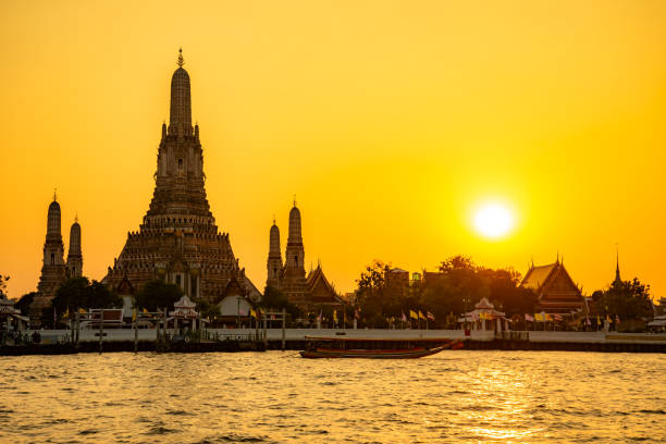 istock Beautiful sunset scenery at Wat Arun in Bangkok 2160531103