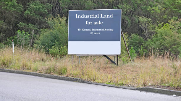 istock Land for sale sign 2160538756