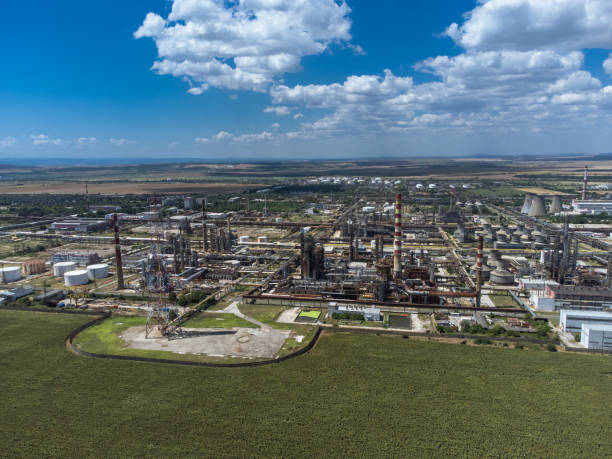 istock Oil rafinery 2160540445