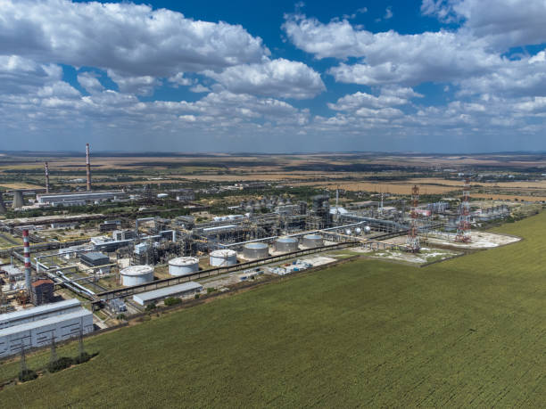 istock Oil rafinery 2160540461