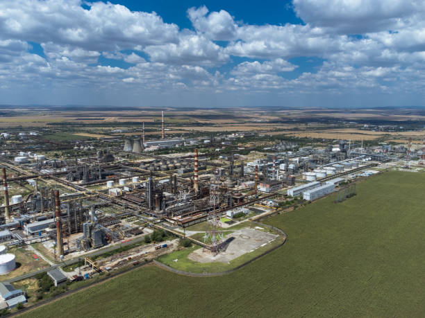 istock Oil rafinery 2160540462