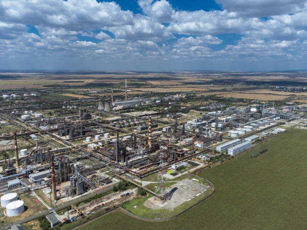 istock Oil rafinery 2160540472