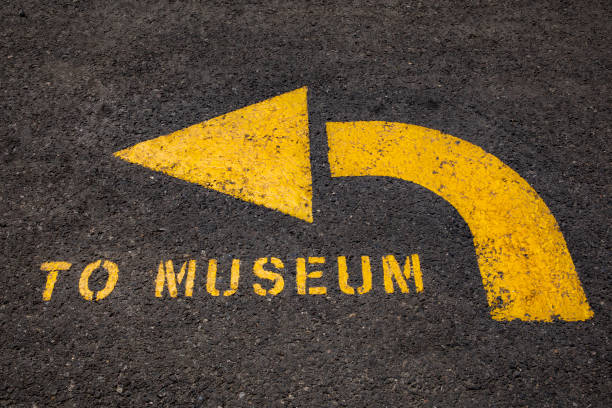 istock Museum to the Left Direction Sign 2160574970