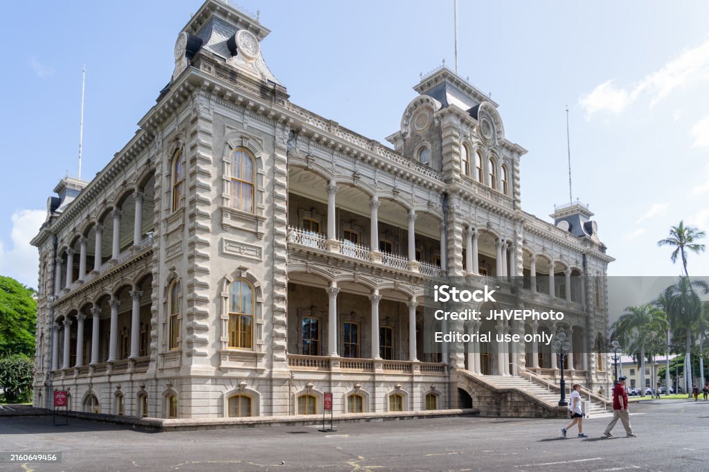 People Visiting Iolani Palace In Downtown Honolulu Hi Usa Iolani Palace People Visiting Iolani Palace In Downtown Honolulu Hi Usa Iolani Palace