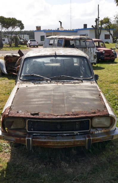 istock Uruguay old cars 2161200346