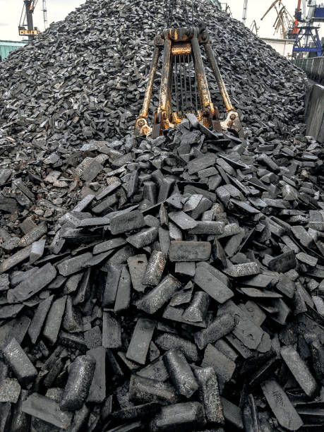 istock The shape of cast iron: ingots, ingots in a solid state. 2161598668