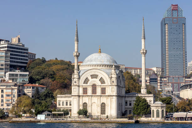 istock View of a mosque 2161665356