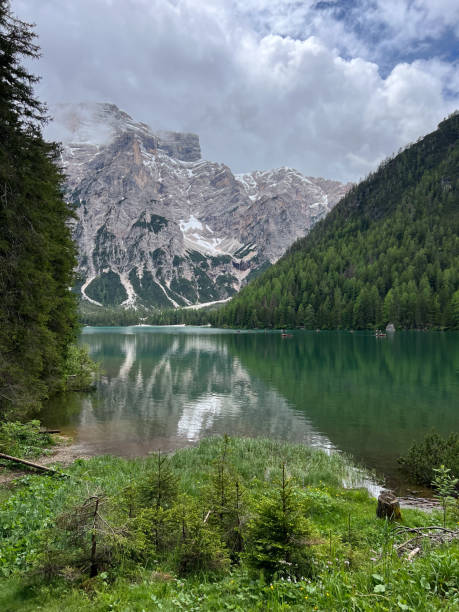 istock Lago di Sorapiss 2161670685