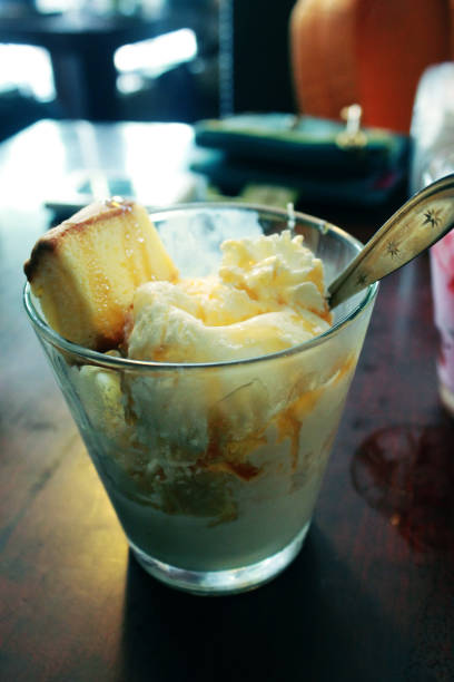 A refreshing mountain of silky shaved ice drizzled with rich mango syrup and topped with juicy mango chunks. Sweet, vibrant, and irresistibly tasty—perfect for cooling down with a burst of tropical flavor.