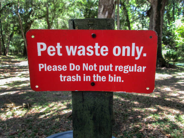 istock Pet Wate Only Please Do Not Put Regular Trash In The Bin Sign 2161695603