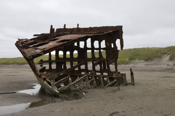 istock Wreck of the Peter Iredale, Fort Stevens State Park, Oregon 2162012345
