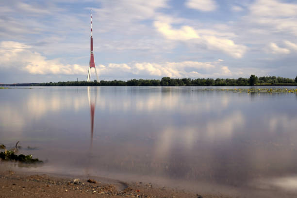 A large radio antenna in front of lake Techirghiol
