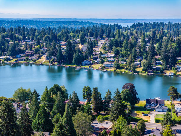 istock Lake Burien Homes 2162141160