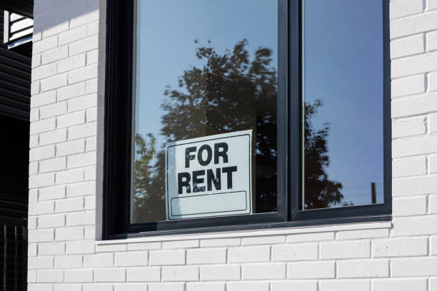 istock For Rent sign on window of a building window 2162183693