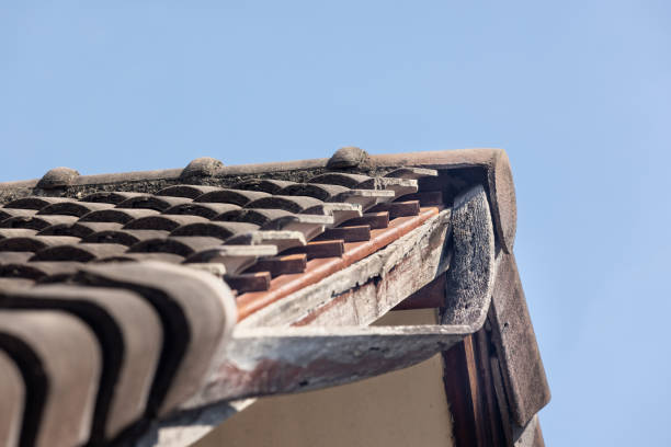 istock The old roof are decay and broken eaves. 2162184740