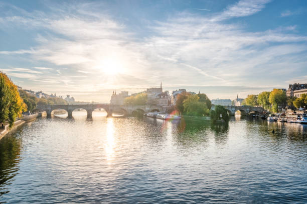 istock Sunrise Over the Seine River in Paris 2162193077
