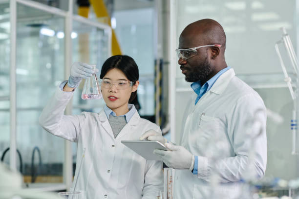 istock Describing characteristics of liquid 2162219966