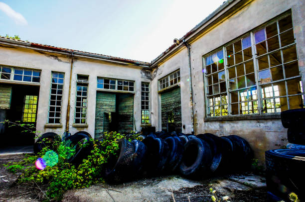 A large building with a courtyard and many windows