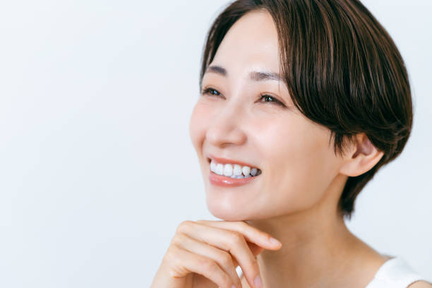 istock Esthetician middle-aged woman 2162335162