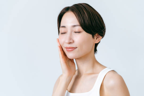 istock Esthetician middle-aged woman 2162335196