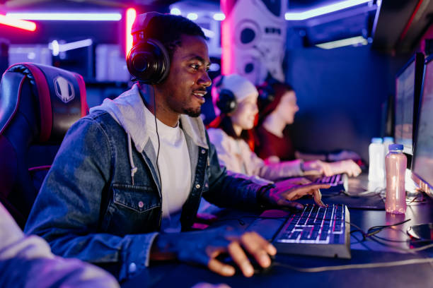 istock Youth gamer meetup 2162364646