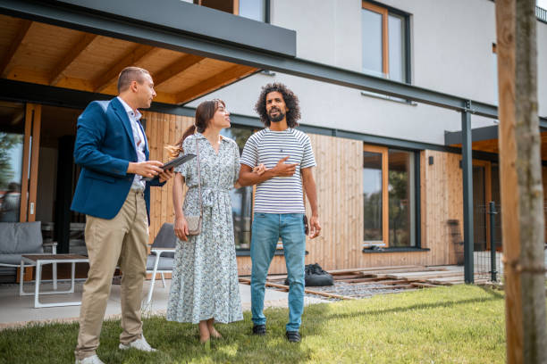 Diverse Homeownership Dreams with Hispanic Real Estate Expert