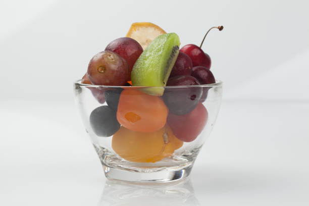 A fruit that humans can eat. It is usually juicy and has a sweet or sour taste. There are apples, pears, grapes, tangerines, persimmons, bananas, chestnuts, etc.