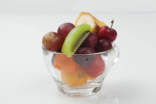 A fruit that humans can eat. It is usually juicy and has a sweet or sour taste. There are apples, pears, grapes, tangerines, persimmons, bananas, chestnuts, etc.