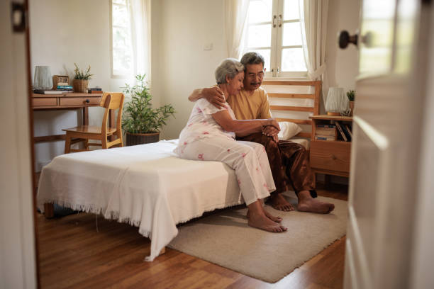 istock Old couple at home 2162707954