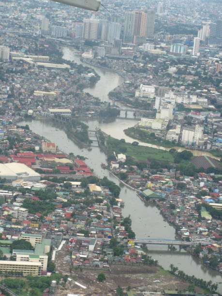 istock Bridges of Manila 2162783951