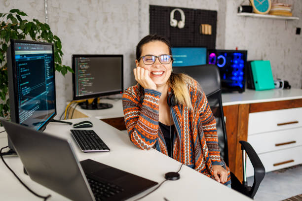 istock She enjoys her job 2162785154