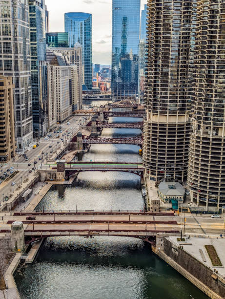 istock Chicago street scenes during day 2162847103