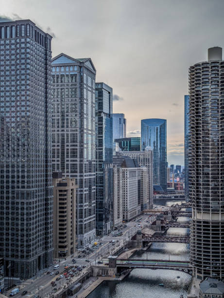 istock Chicago street scenes during day 2162849943