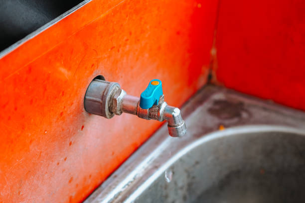 the water tap in the sink is outdated, The pipes and water faucets are outdated