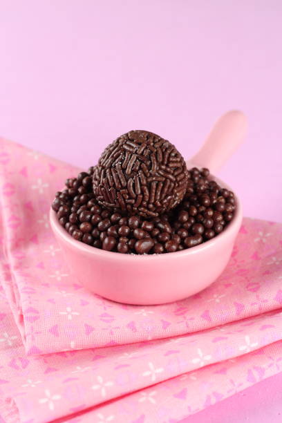 istock candy, dessert, sweet, chocolat, party 2163012389