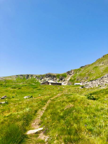 istock Mountain Hut at Big Lake 2163020486