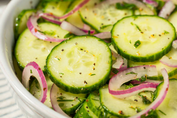 Salada Refrescante de Pepino e Queijo em 15 Minutos - receita deliciosa profissional - passo 3