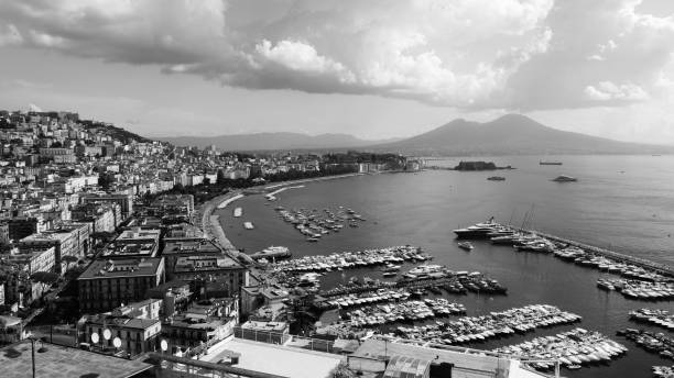 istock Vesuvio Napoli 2163244506