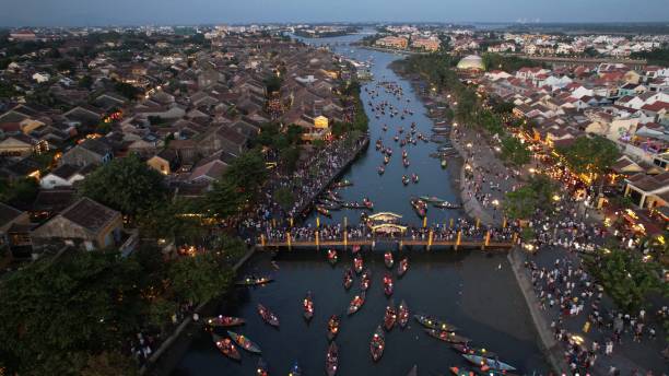 istock hoi a night market in vietnam 2163326868