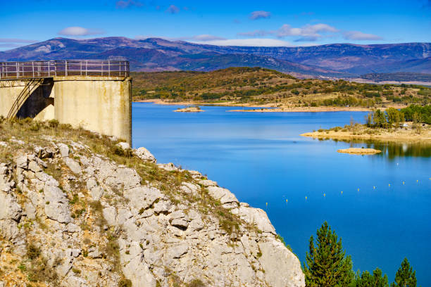 istock Viewpoint at lake Embalse de Aguilar, Spain 2163381317