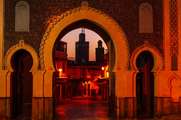 brána bab bou jeloud, medina z fezu, maroko - fes-marokách - stock snímky, obrázky a fotky
