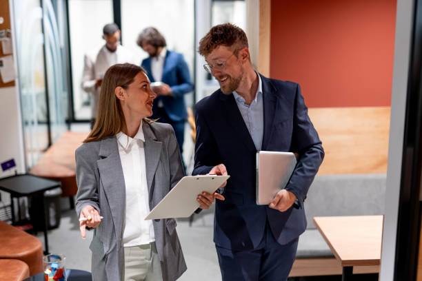 istock Discussing the business 2163480107