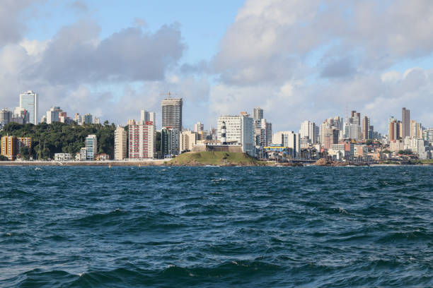 istock Paisagem de lancha e centro historico de casas e praias 2163495119