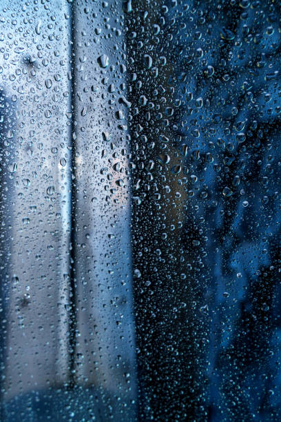 Material of glass through which water flows