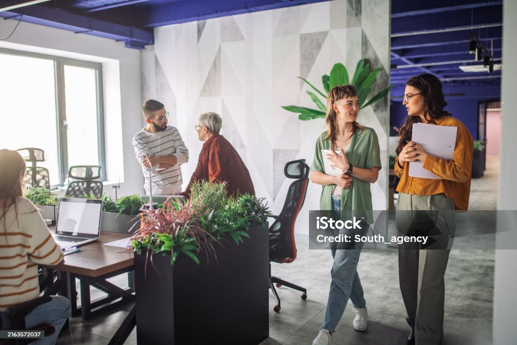 Tablework Office Teamwork And Conversation Around Table Setup Stock Photo ...